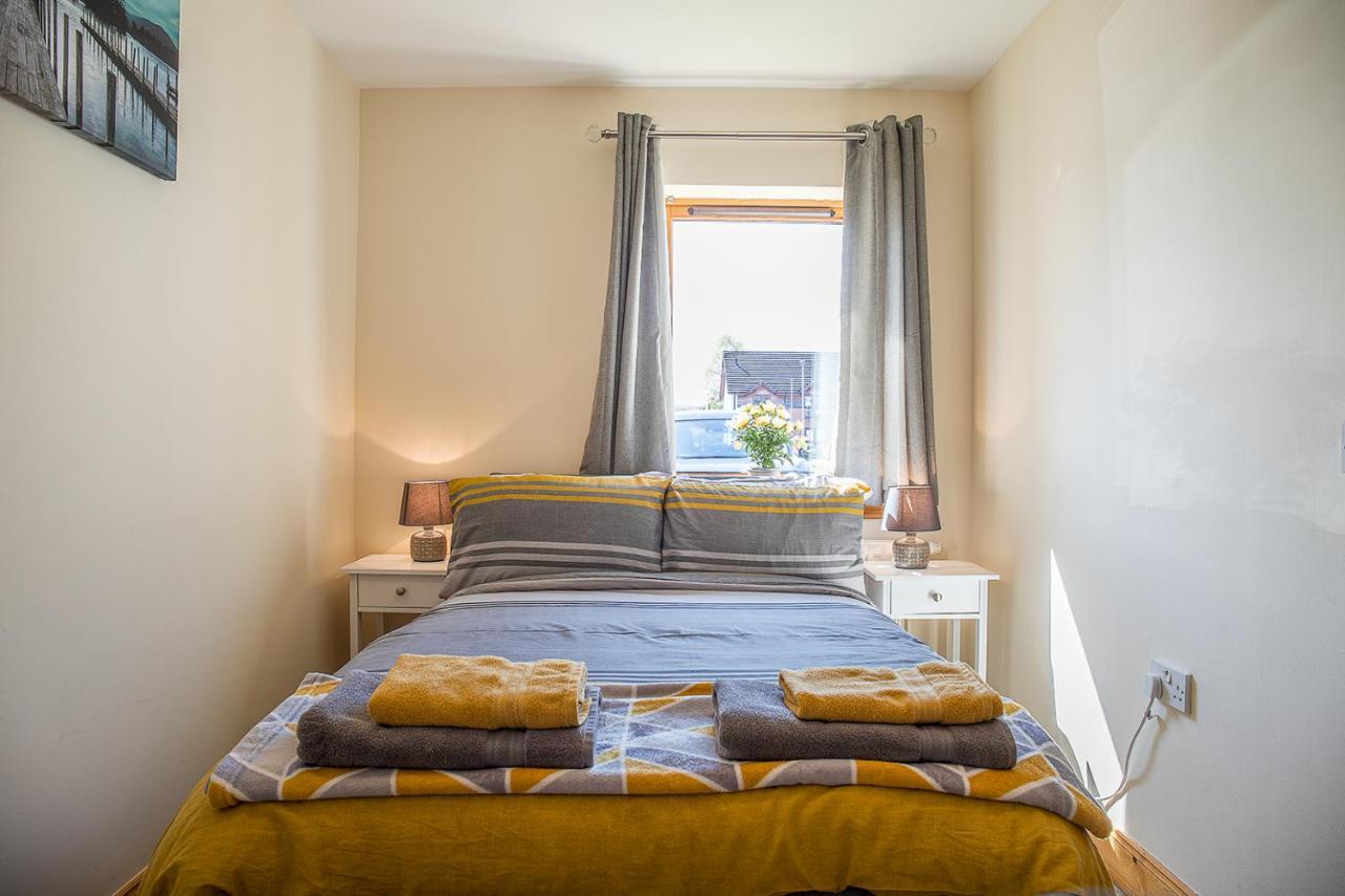 אינברנס Caledonian 2 Bedroom Free Parking מראה חיצוני תמונה