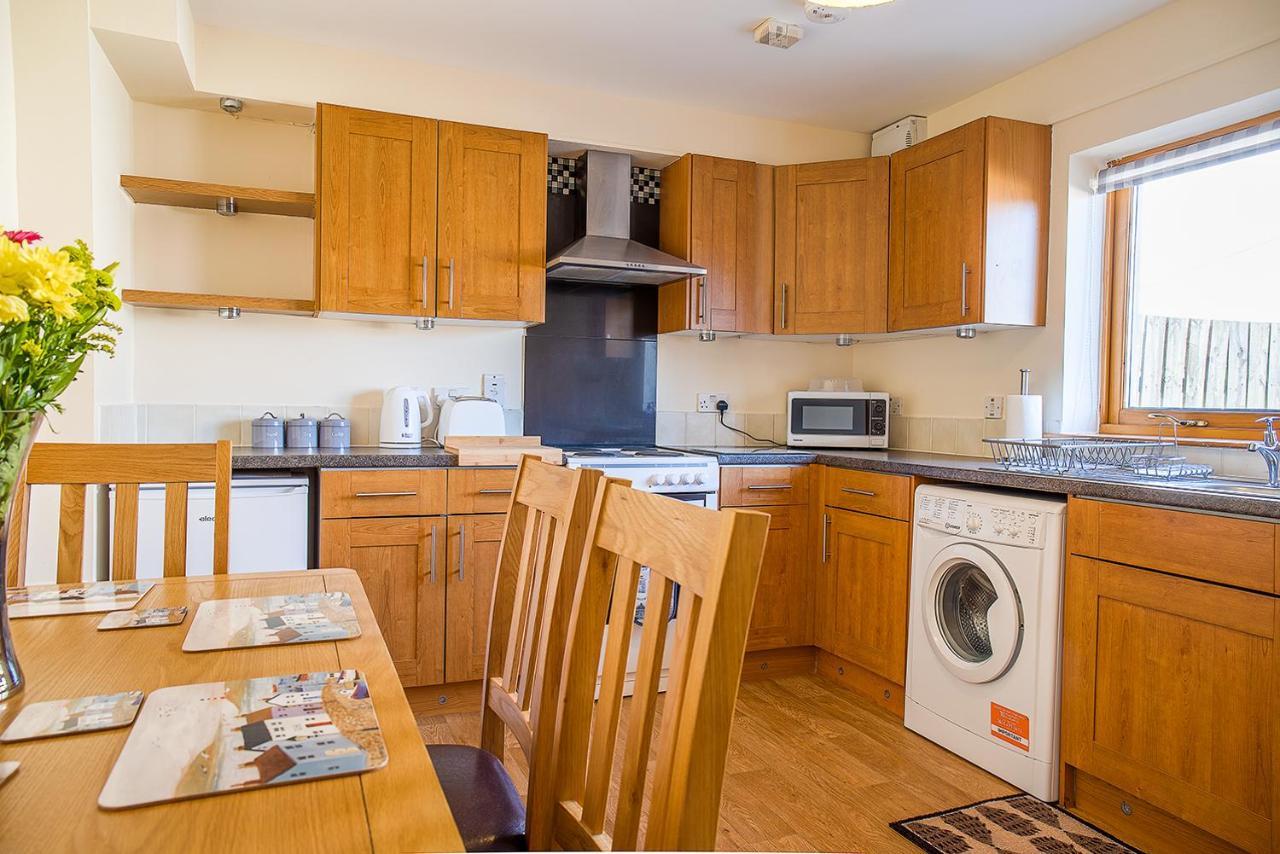 אינברנס Caledonian 2 Bedroom Free Parking מראה חיצוני תמונה