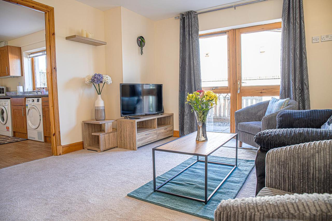 אינברנס Caledonian 2 Bedroom Free Parking מראה חיצוני תמונה