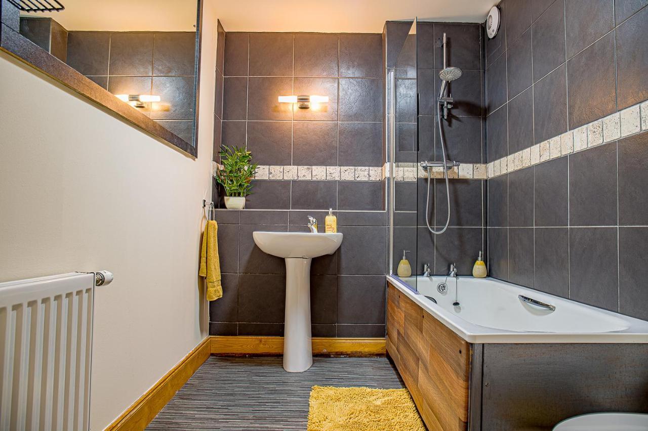 אינברנס Caledonian 2 Bedroom Free Parking מראה חיצוני תמונה
