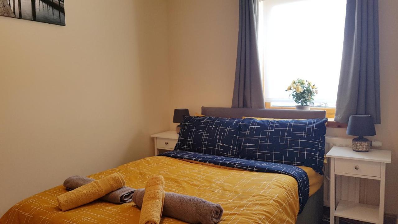 אינברנס Caledonian 2 Bedroom Free Parking מראה חיצוני תמונה